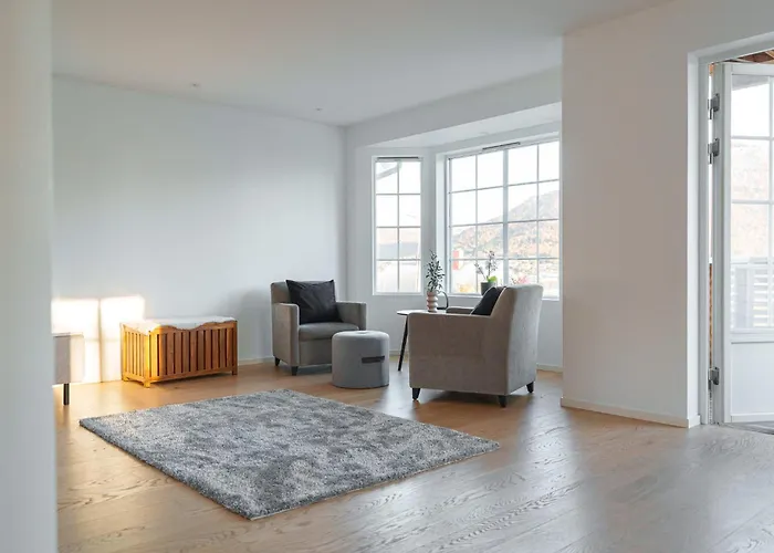 Modern And Stunning House View * 트롬쇠