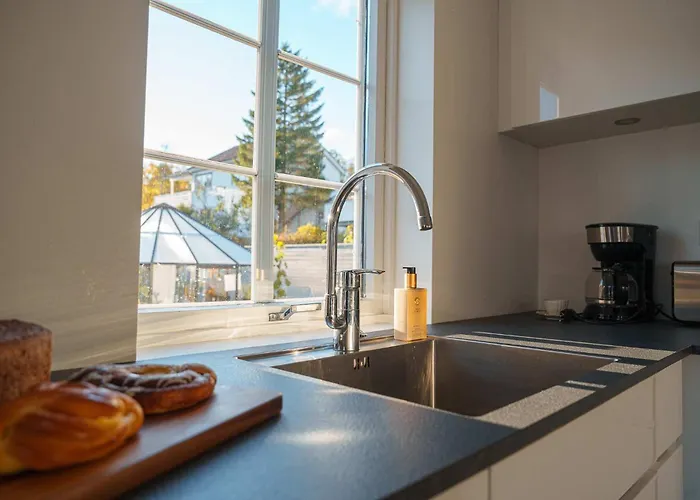 Modern And Stunning House View 펜션 트롬쇠