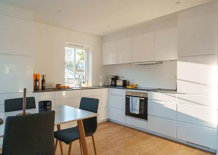 Modern And Stunning House View 펜션 트롬쇠