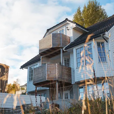 Modern And Stunning House View Vakantiehuis